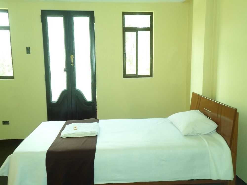 Hostal Casa Del Montanista Уарас Екстериор снимка