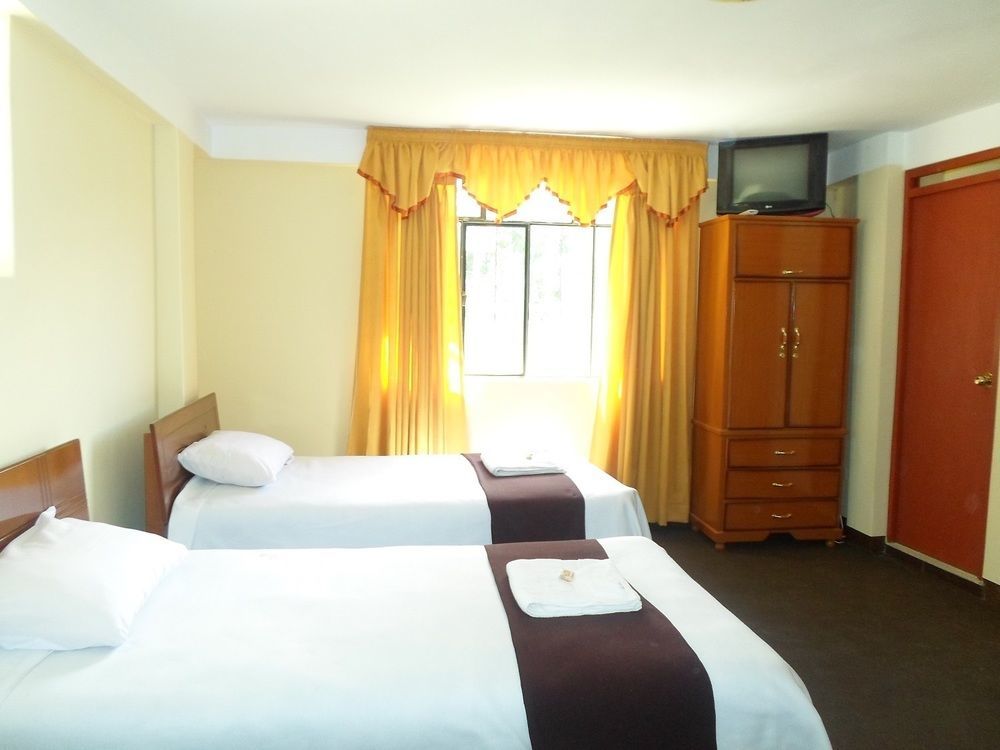 Hostal Casa Del Montanista Уарас Екстериор снимка