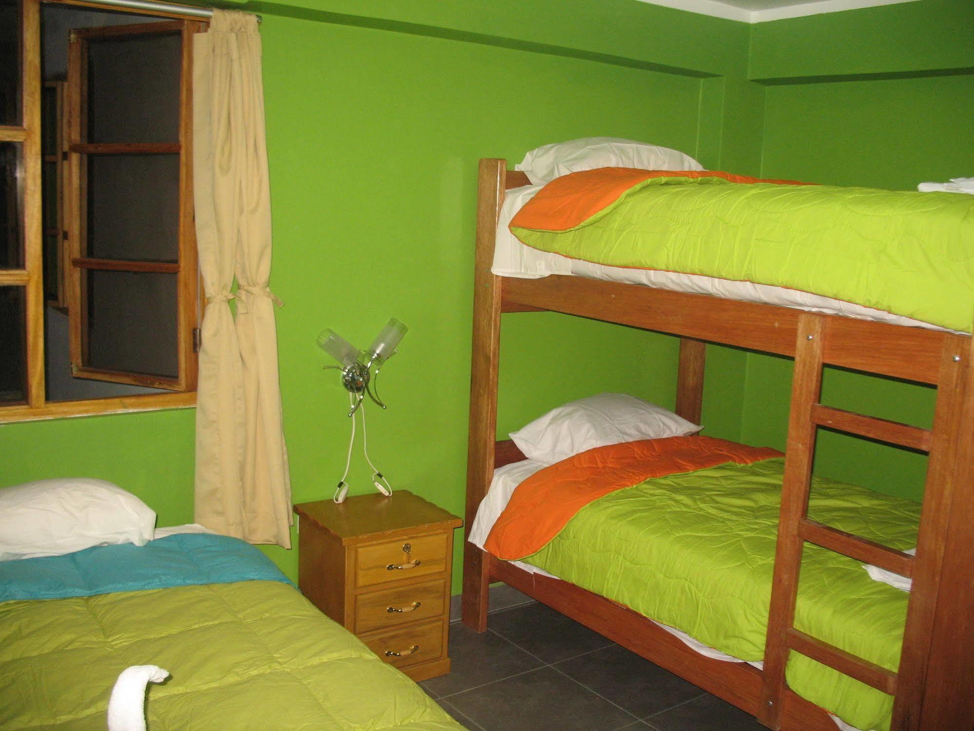 Hostal Casa Del Montanista Уарас Екстериор снимка
