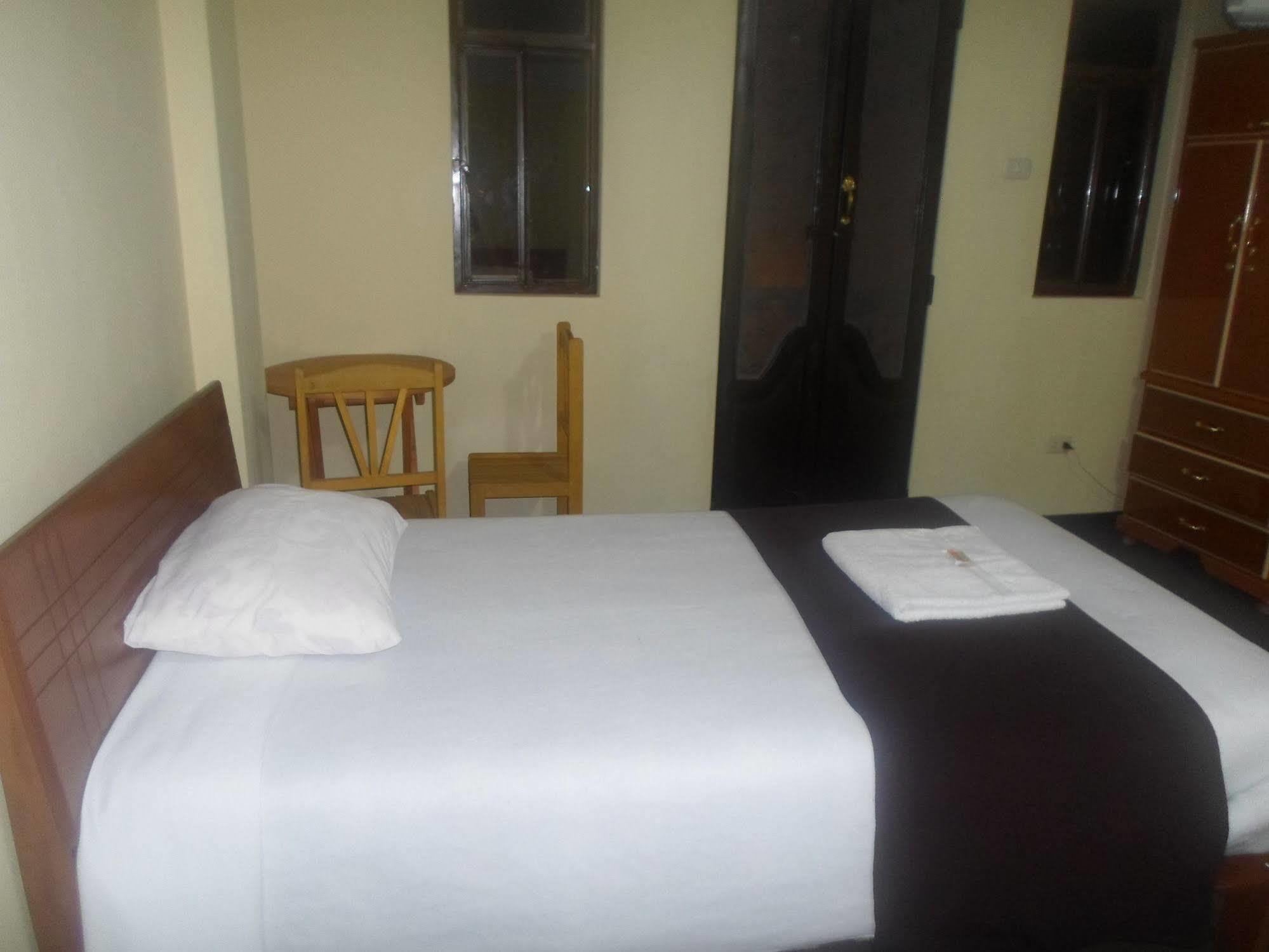 Hostal Casa Del Montanista Уарас Екстериор снимка
